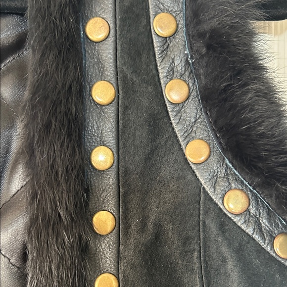 Black leather and rabbit Fur Vest with Stud Accents - Picture 3 of 6